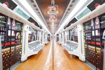 北京地铁门贴广告有什么优势?