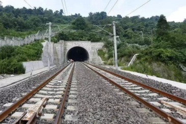 渝贵铁路进入运行试验阶段 全线新建车站12座