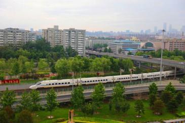 宜昌东站实行新运行图 汉宜线动车组增至101对