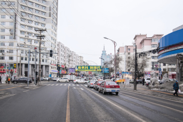 光华路与珲春街交汇处龙门架